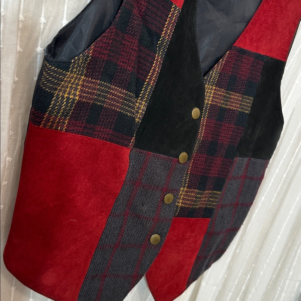 Patchwork Vest With Plaid And Solid Patterns - image 6